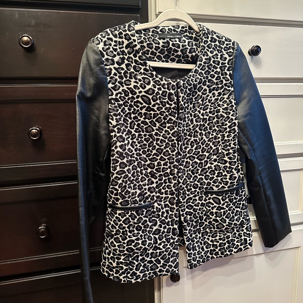 Amanda & Chelsea black leopard and pleather blazer